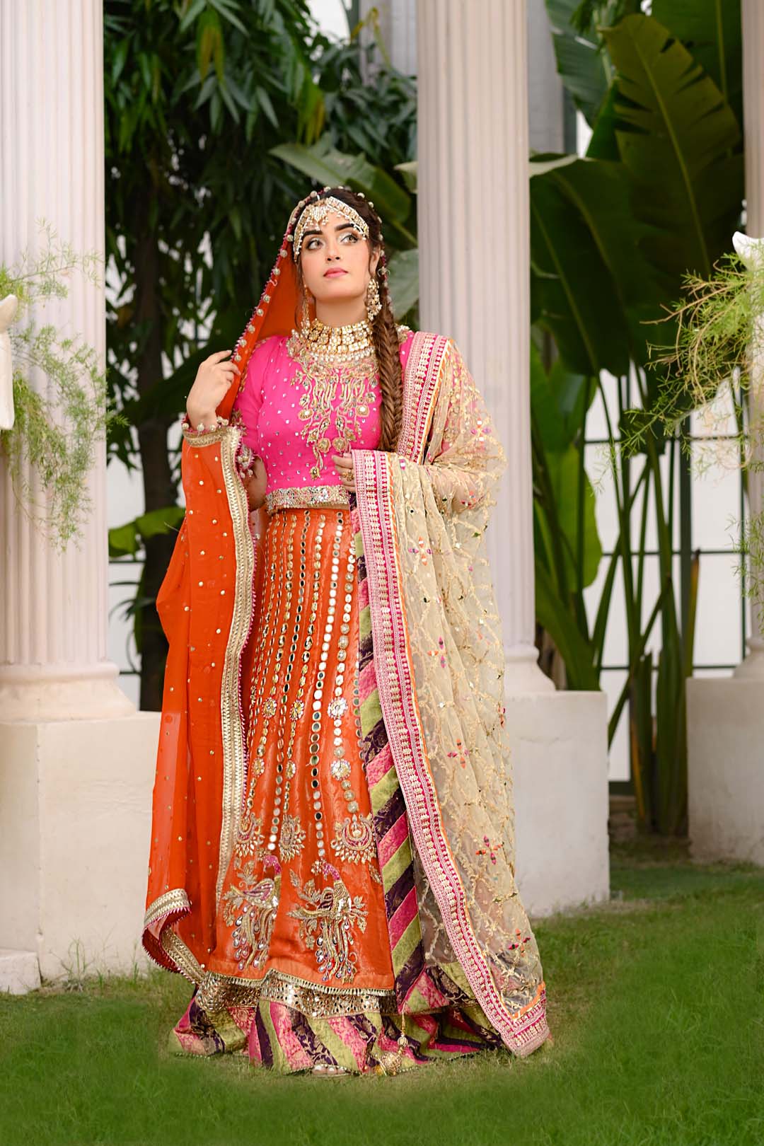 Exquisite Mehndi Elegance